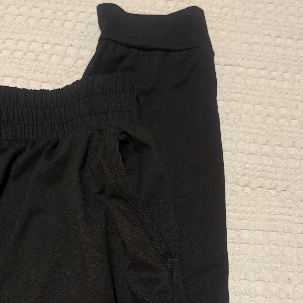 Super Soft Leggings. XS - Picture 2 of 3